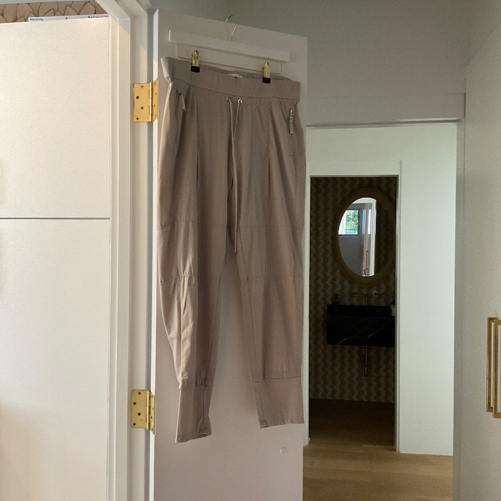 Women’s Candy jogger size 42